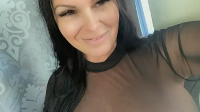 My MILF boobs are here to wish you a happy Monday !