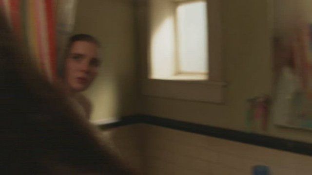 Elise Eberle's butt running down the stairs in Shameless s11e07