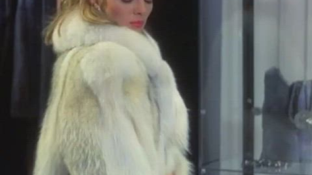 Kim Cattrall in Mannequin 1987