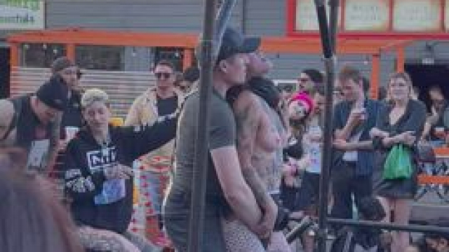 Performer brought to orgasm in public at Folsom Street Fair 2022