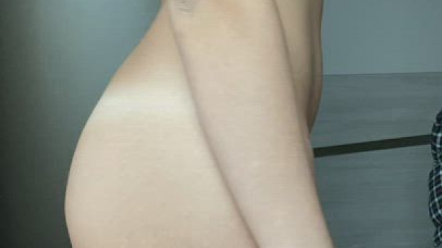 ???? BARELY LEGAL! ???? Daily posts, blowjob videos, customs, solo play, sexting