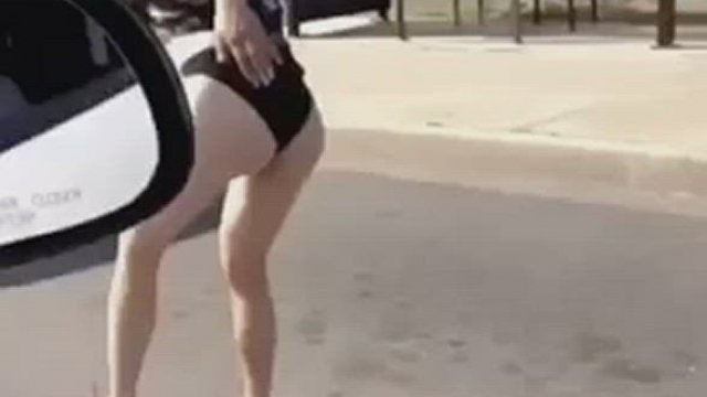 Shaking ass in the street