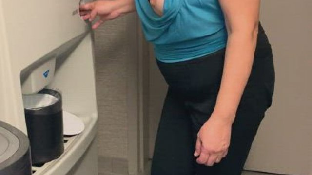Getting ice from the hotel ice machine with my tits out [GIF]
