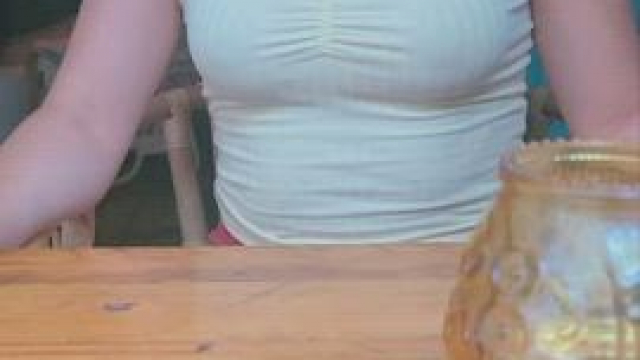 I'll have a burger with a side of boobs, and no panties please [GIF]