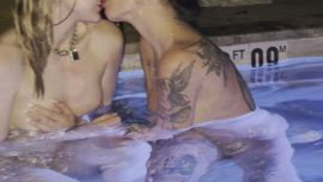 Making out with my favorite girl @ali_catxxx in the pool in Maui