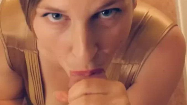 She Gives Perfect Blowjob and Swallowing Cum
