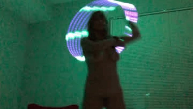 watch me hula hoop naked &amp;amp; show my freaky side ????425+ posts to unl