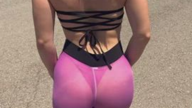 My favorite yogapants for a walk and for the gym