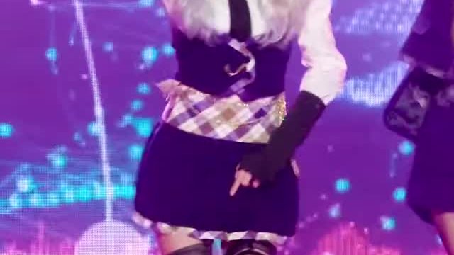 TWICE - Chaeyoung in her thigh-highs