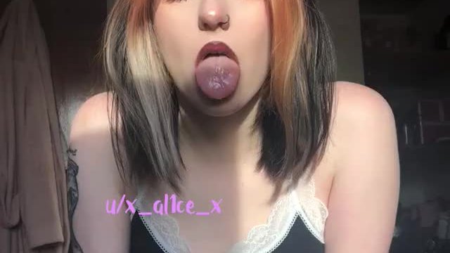 Who wants to cum in my mouth ?