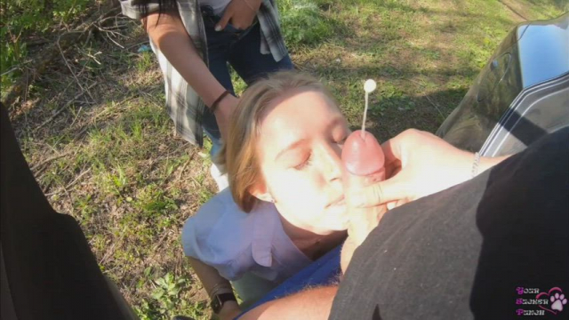 (FFM) Outdoor cum facial on girl wearing cross while her friend rubs her pussy