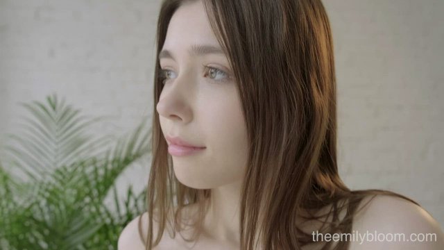 Mila Azul is just crazy stupid hot