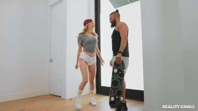 Lily Larimar ? Sk8 Coach [RealityKings]