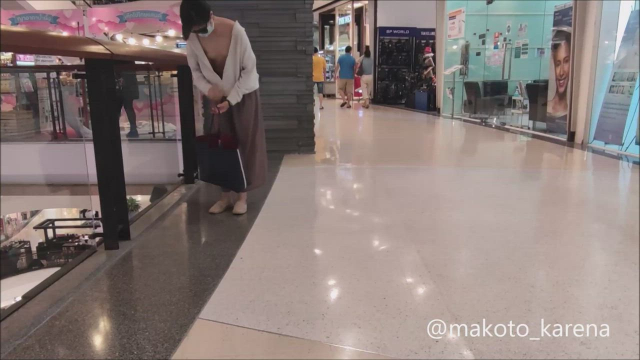 Flashing my boobs in the mall