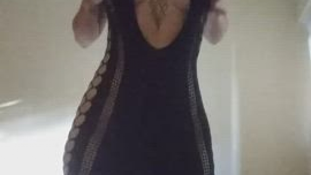 Saturday night outfit .. what do you think? Does this black dress fit me well on