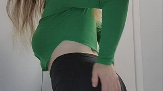 If you like curvy in 20's with fat butt, I’m your fucking dreamgirl