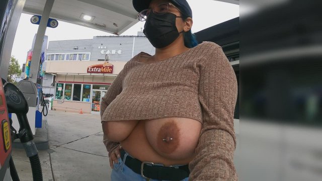 This is the breast way to pump gas *ba dum tss* ???? (OC) [f]