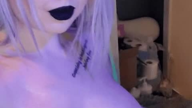 Be a good boy and let mommy suck your dick