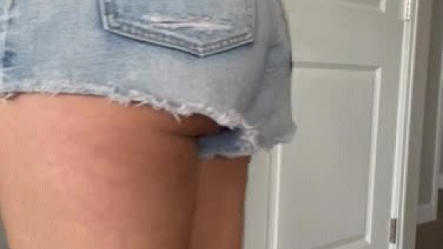 I wore these to the grocery store. One little bend over and my booty was out.