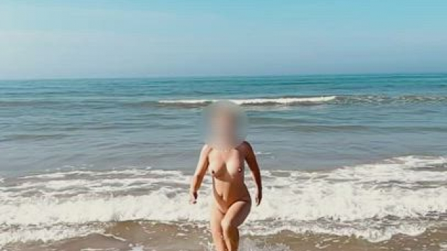 I was the only one naked on the beach ???? [f]