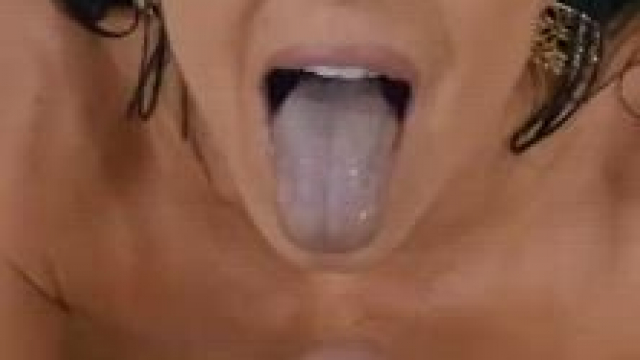 [/r/KendraLustNew] Blue Tongue