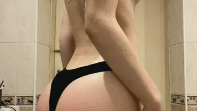 This ass loves to be spanked