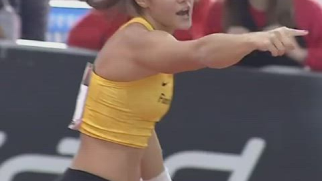 Sonia Malavisi - Italian Pole Vaulter arguing that she performed a good jump