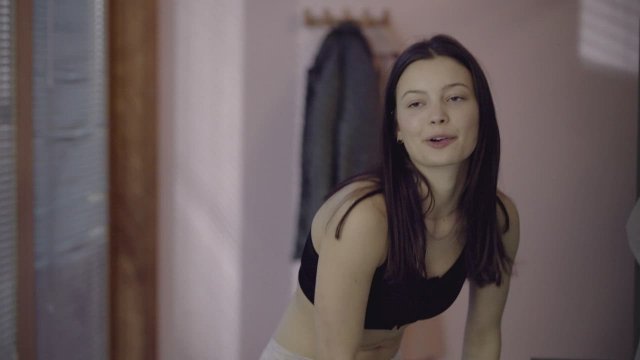 Vivien König, Maeva Roth - Even Closer (S01E02) (2021) - 1080p - Nackt Porn GIF 