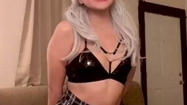 pretty mouth, pretty eyes