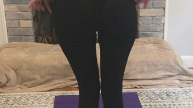 Is my Milf Butt Cuter with leggings on or off