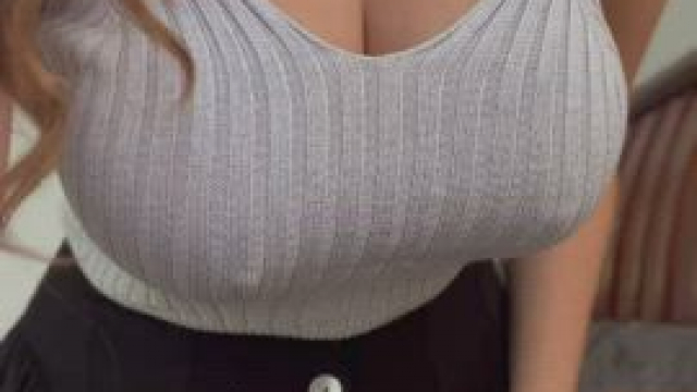 careful... my jiggly boobs might make your monday harder :)