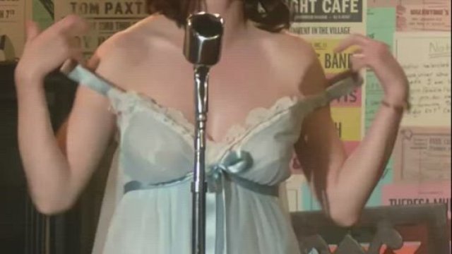Rachel Brosnahan's perfect tits in The Marvelous Mrs. Maisel