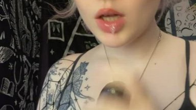 Thick lil goth slut eager to get you off 
