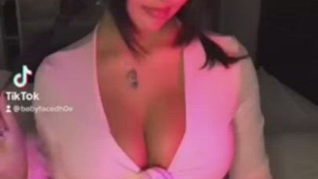 Bouncy Tits on The Curve