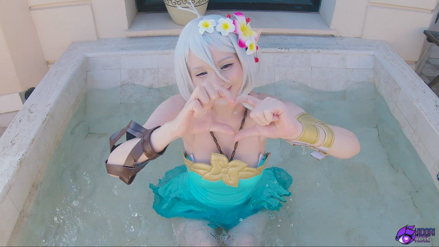 Kokkoro (Princess Connect cosplay) knows how to have a good time - by Hidori Ros