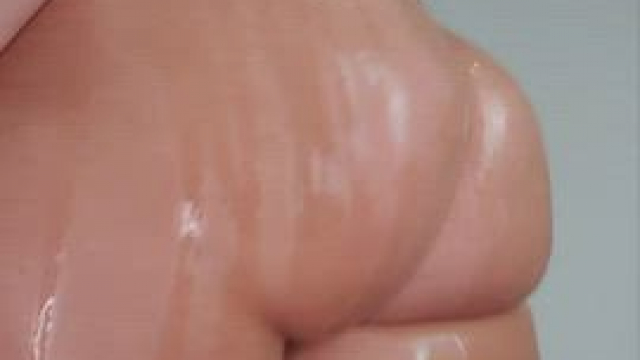 I could use a hand rubbing all this oil in ;)