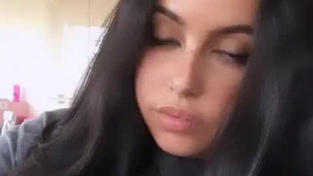 Ever seen an Arab tittydrop? Well, I guess its your lucky day then.. ( her Free 
