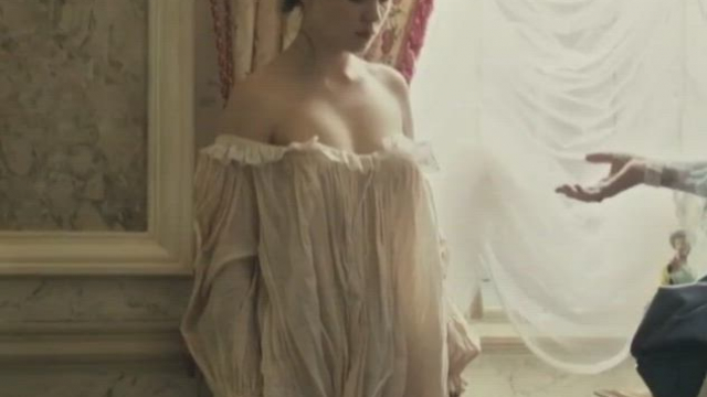 Léa Seydoux - Beautiful French plot reveal in 'Farewell, My Queen'