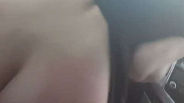 Short-haired pawg fucking BBC in the car
