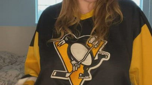 Thick, ginger, hockey fan. What else could you ask for in a good canadian girl?