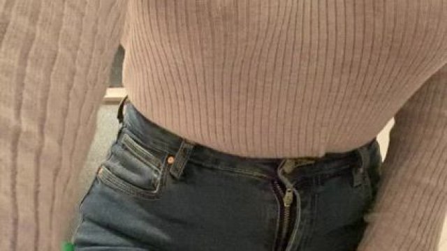 I love going out in public with my nipples poking through my shirt like this. ??