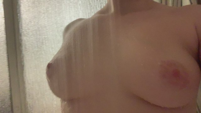 Shower tease???? [f] 18????