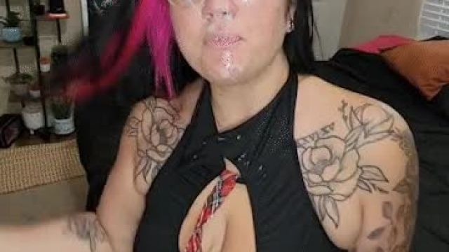 Don't I look so pretty with cum all over my face?? ????????