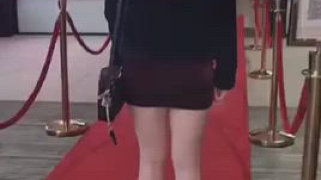 The best way to walk a red carpet! [GIF]