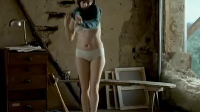 Amira Casar - Peindre ou faire l'amour (2005)