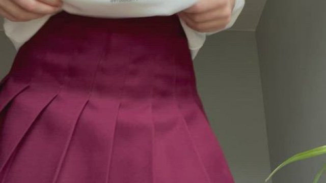 I feel so cute in this skirt